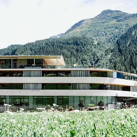 Hotel Arlmont 4 Stern Superior Sankt Anton am Arlberg Dış mekan fotoğraf