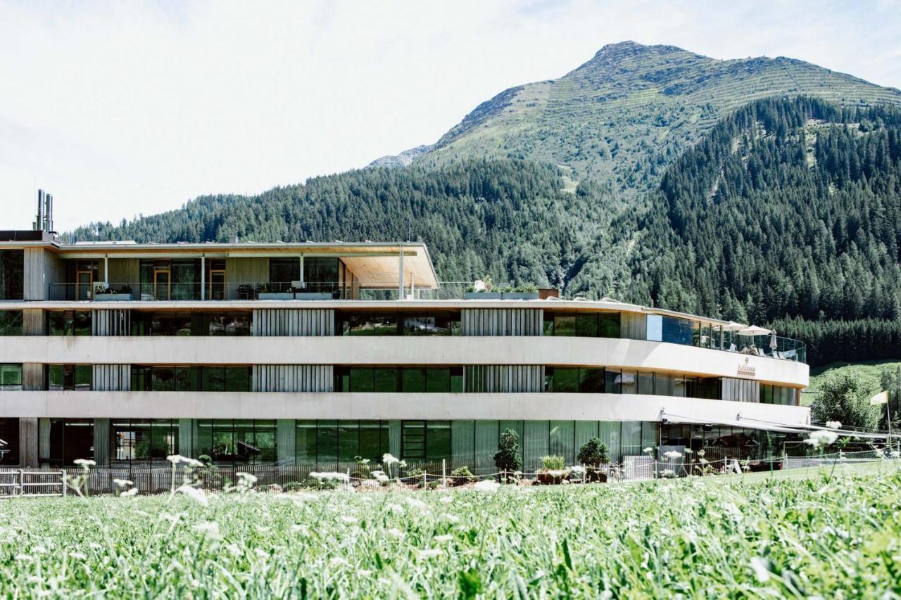Hotel Arlmont 4 Stern Superior Sankt Anton am Arlberg Dış mekan fotoğraf